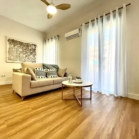 House In Garden 1 Apartment *